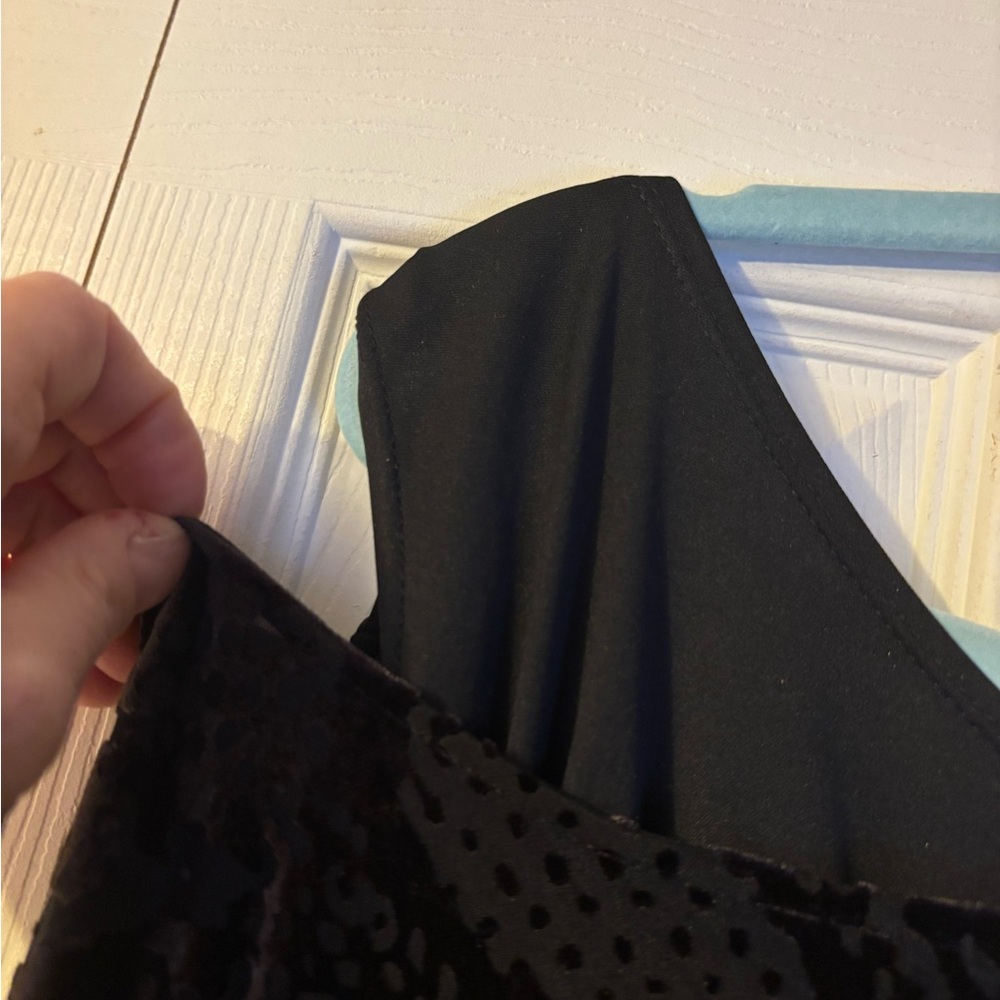 Ruby Rd. Black Textured V-Neck Top - Picture 5 of 5